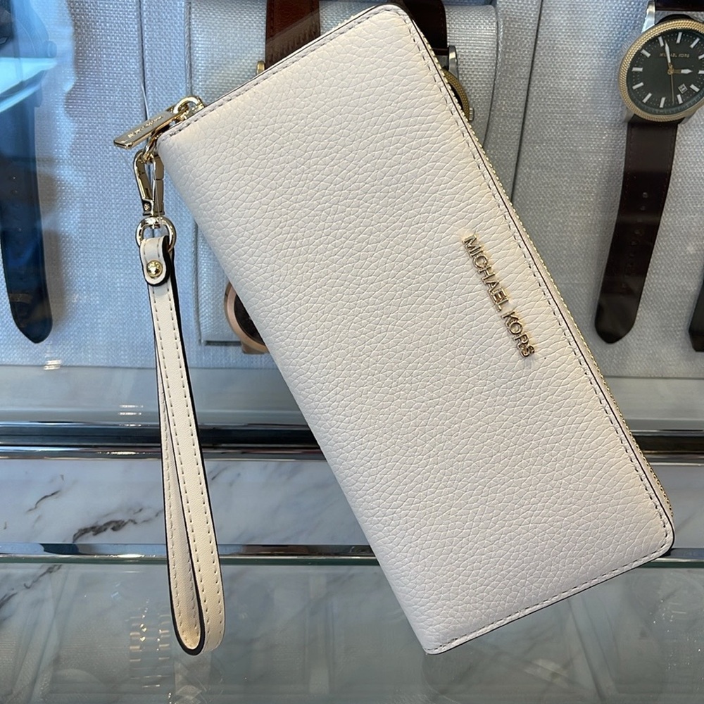 MICHAEL KORS
Leather Continental Wristlet Phone Case Wallet 
Light Cream 
NWT